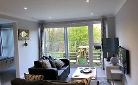 Captivating 2-Bed Villa In Millendreath Near Looe