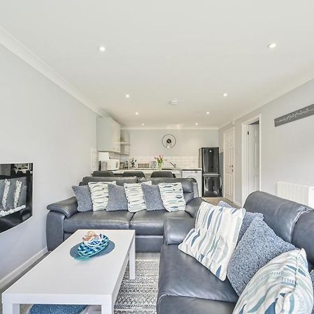 Captivating 2-Bed Villa In Millendreath Near Looe Exterior photo