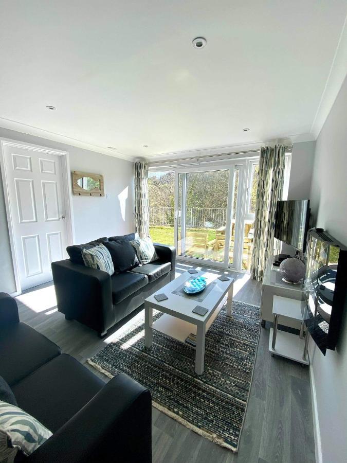 Captivating 2-Bed Villa In Millendreath Near Looe Exterior photo