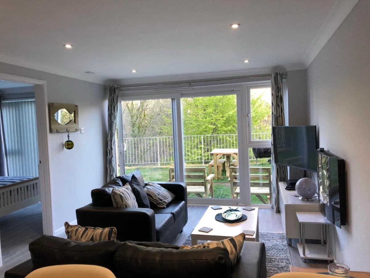 Captivating 2-Bed Villa In Millendreath Near Looe Exterior photo