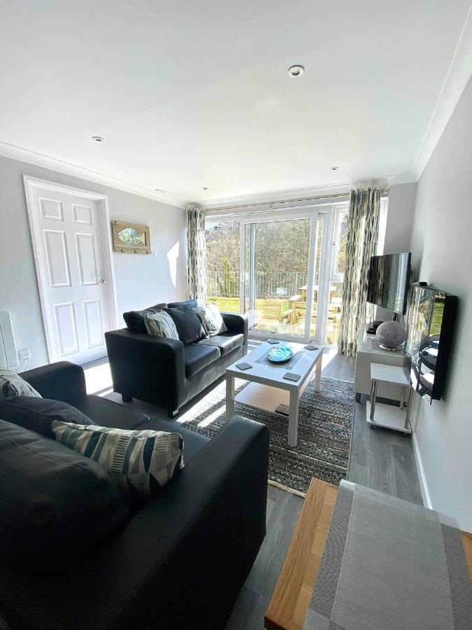 Captivating 2-Bed Villa In Millendreath Near Looe Exterior photo