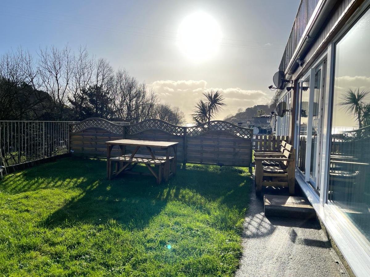 Captivating 2-Bed Villa In Millendreath Near Looe Exterior photo