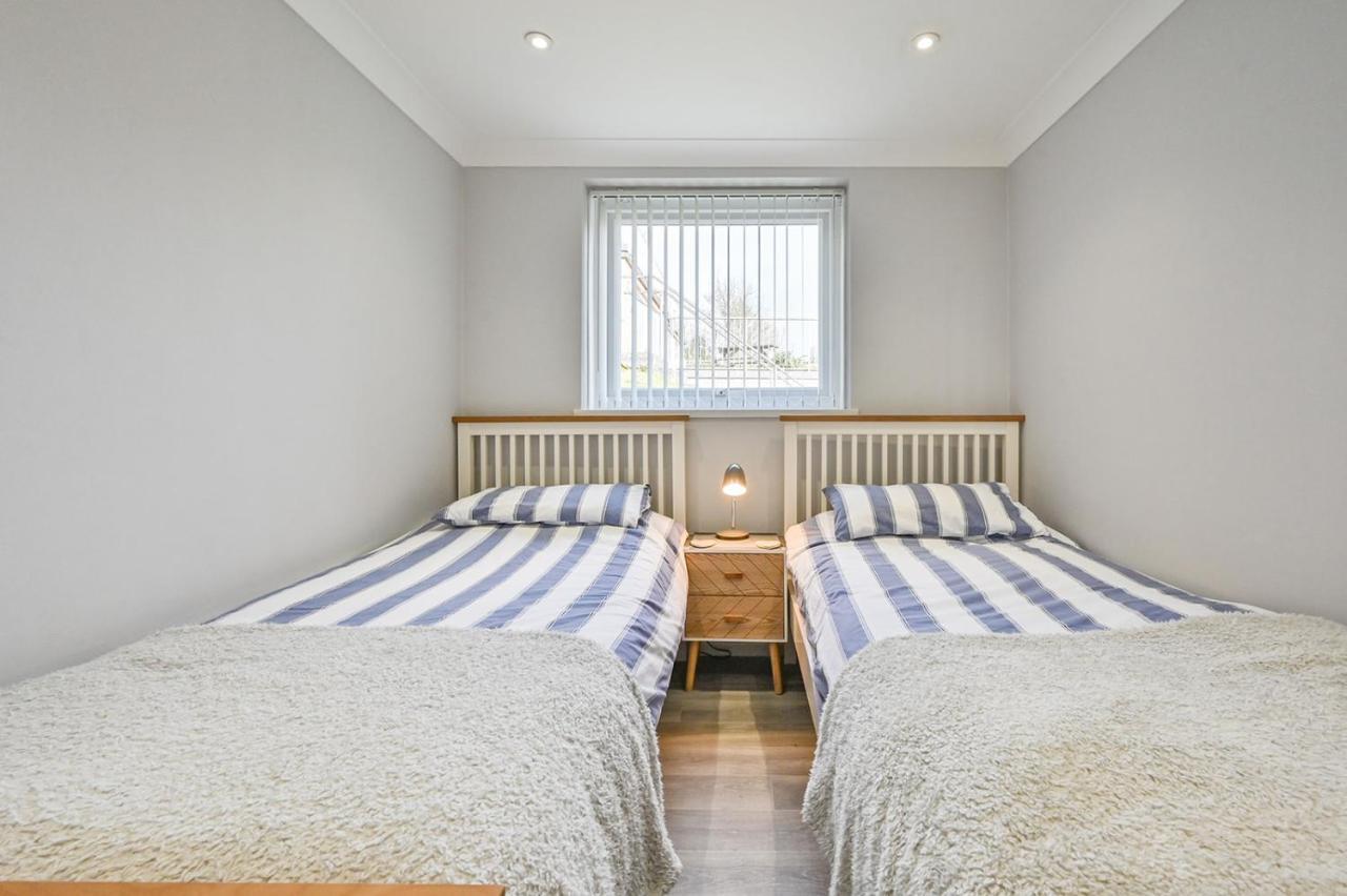 Captivating 2-Bed Villa In Millendreath Near Looe Exterior photo