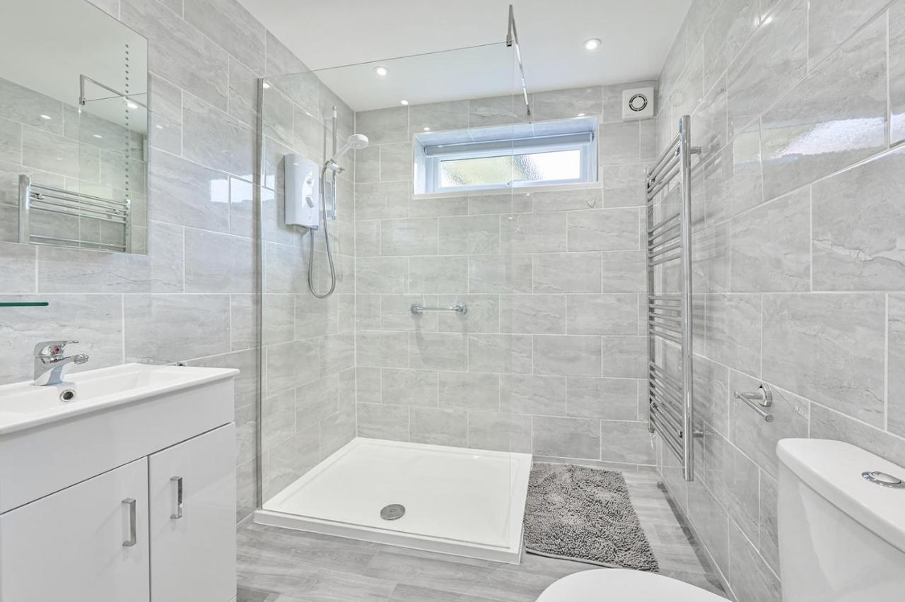 Captivating 2-Bed Villa In Millendreath Near Looe Exterior photo